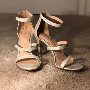 Gold sparkling heels - LIKE BRAND NEW